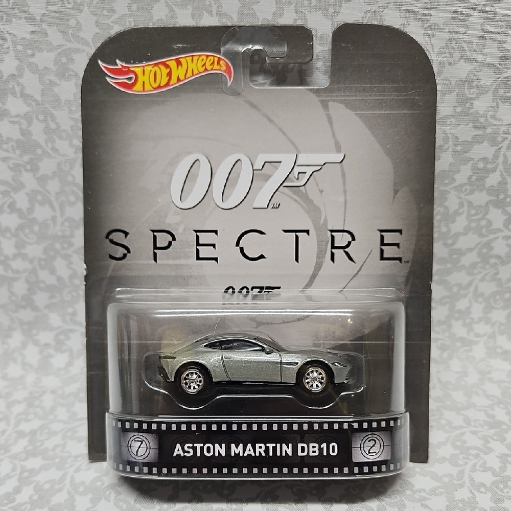 2015 Hot Wheels Aston Martin DB10 007 Spectre Car James Bond 007